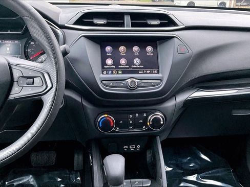 Used 2022 Chevrolet TrailBlazer LT w/ Driver Confidence Package image 5