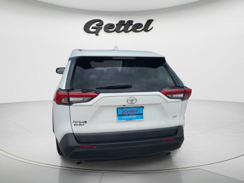 Used 2022 Toyota RAV4 LE FWD image 6