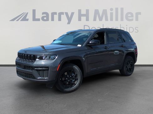 New 2026 Jeep Grand Cherokee Altitude AWD/4WD image 1