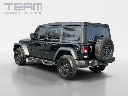 Used 2025 Jeep Wrangler Sport image 5