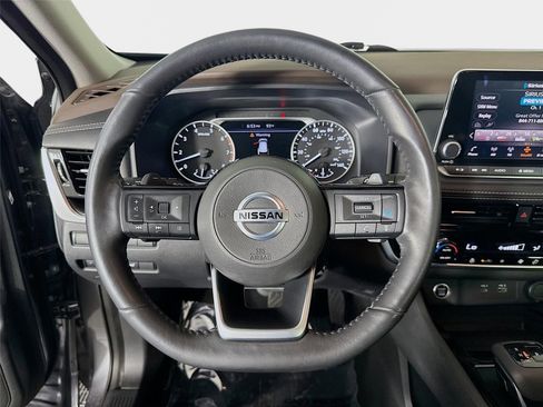 Certified 2021 Nissan Rogue SV w/ Premium Package FWD image 12