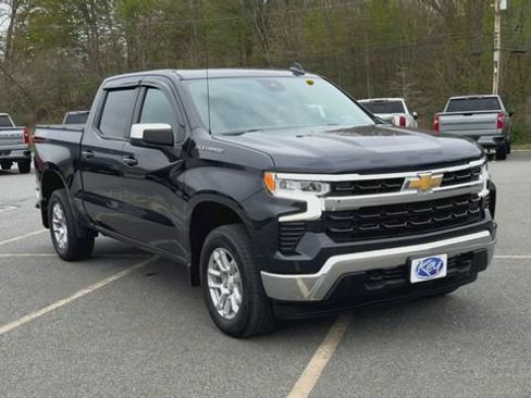 Used 2023 Chevrolet Silverado 1500 LT AWD/4WD image 2
