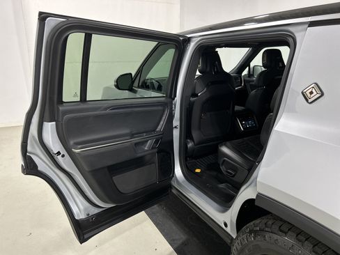 Used 2024 Rivian R1S Adventure Dual AWD/4WD image 17