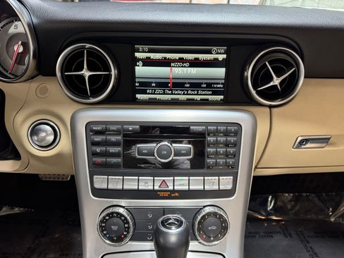 Used 2013 Mercedes-Benz SLK 350 w/ Multimedia Pkg image 15