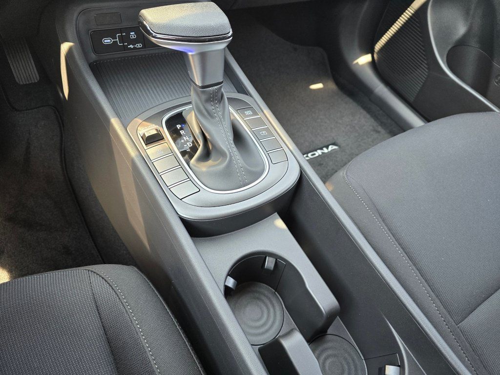 New 2027 Hyundai Kona SE AWD/4WD image 30