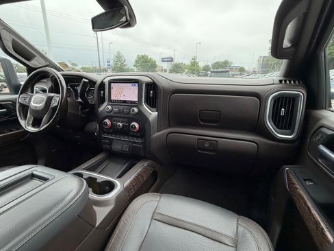 Used 2022 GMC Sierra 2500 Denali AWD/4WD image 15