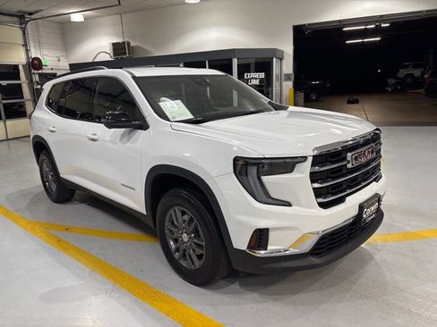 Used 2025 GMC Acadia Elevation image 4