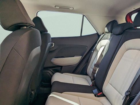 New 2025 Hyundai Venue SEL FWD image 15