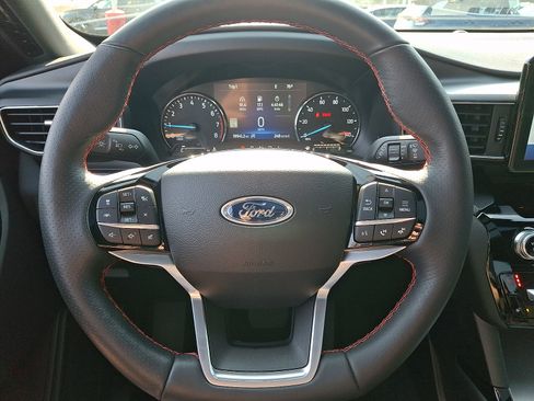 Used 2024 Ford Explorer ST-Line w/ Class IV Trailer Tow Package AWD/4WD image 19