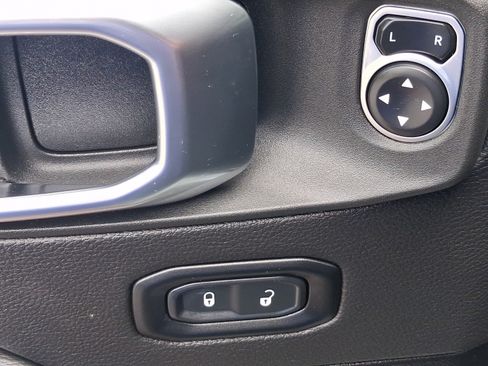 Used 2023 Jeep Wrangler Unlimited Sahara w/ LED Lighting Group AWD/4WD image 14