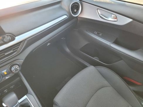 Used 2024 Kia Forte LXS FWD image 11