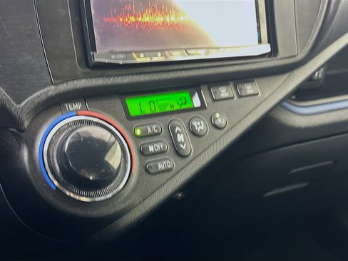 Used 2013 Toyota Prius C Three image 22