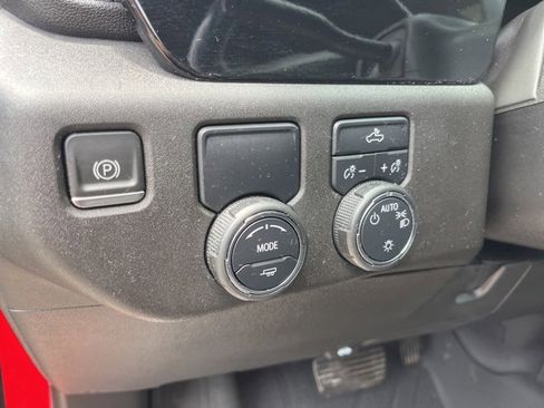 Used 2022 Chevrolet Silverado 1500 LT image 15