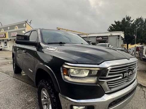 Used 2019 RAM 1500 Laramie AWD/4WD image 3