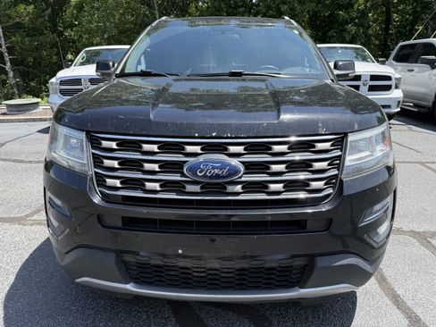Used 2017 Ford Explorer XLT AWD/4WD image 6