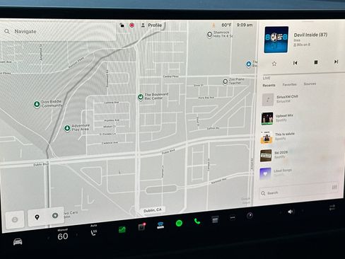 Used 2022 Tesla Model X Plaid image 23