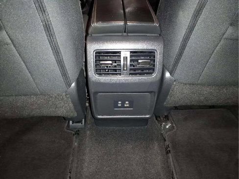 Used 2021 Nissan Rogue SV image 14