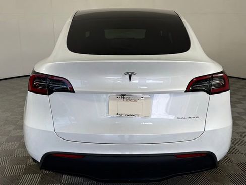 Used 2024 Tesla Model Y Long Range AWD/4WD image 7