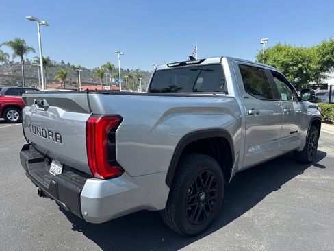 Used 2025 Toyota Tundra Limited AWD/4WD image 11