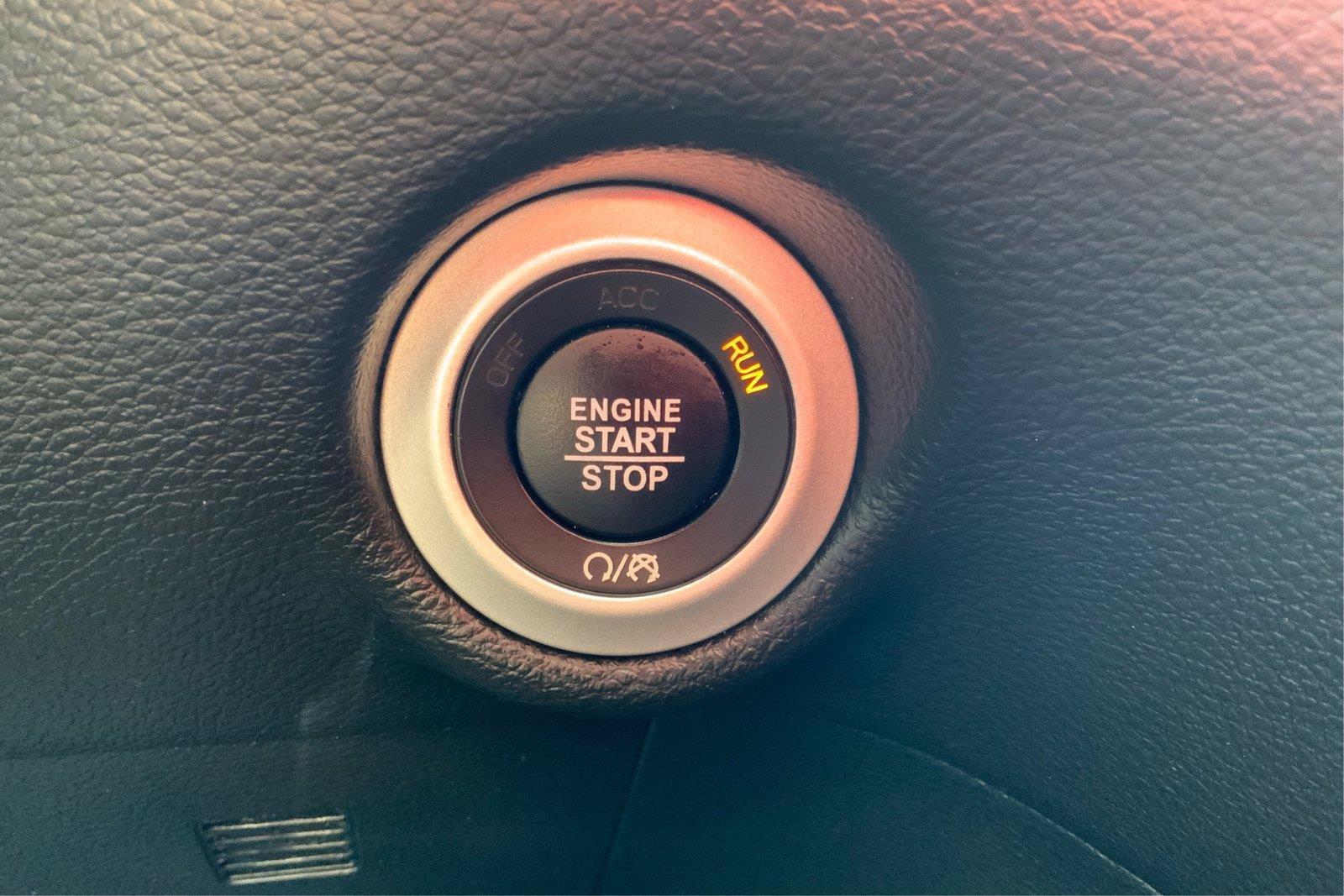 Used 2025 Chrysler Pacifica Select FWD image 35