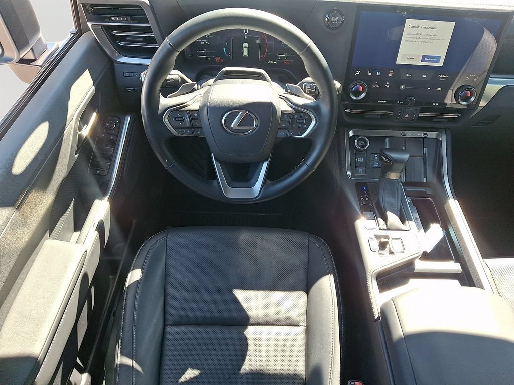 Used 2024 Lexus GX 550 w/ Accessory Package (31) AWD/4WD image 12