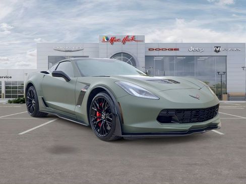 Used 2015 Chevrolet Corvette Z06 w/ 3LZ Preferred Equipment Group image 7