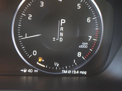 Used 2019 Volvo XC90 T6 Momentum w/ Protection Package Premier image 17