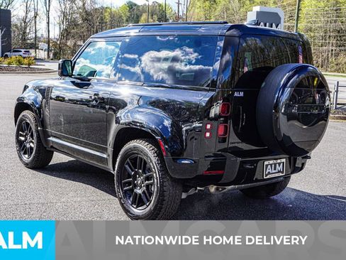 Used 2024 Land Rover Defender 90 X-Dynamic SE image 4