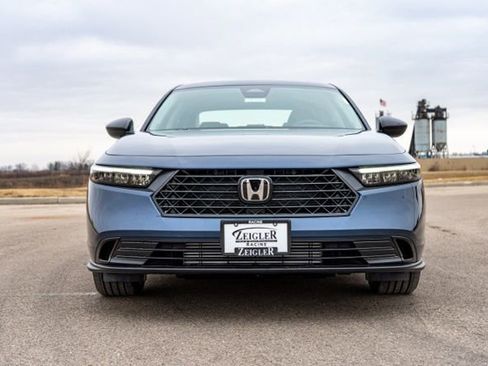 Used 2025 Honda Accord SE image 2