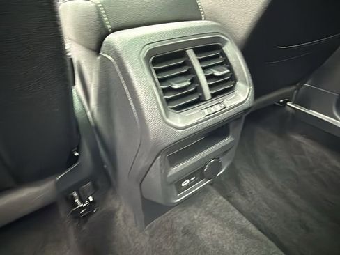 Used 2023 Volkswagen Tiguan SE R-Line image 27