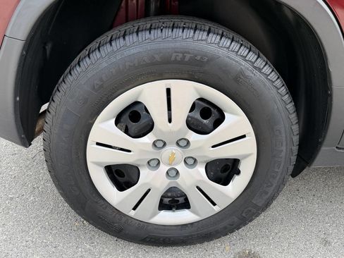 Used 2017 Chevrolet Trax LS FWD image 16