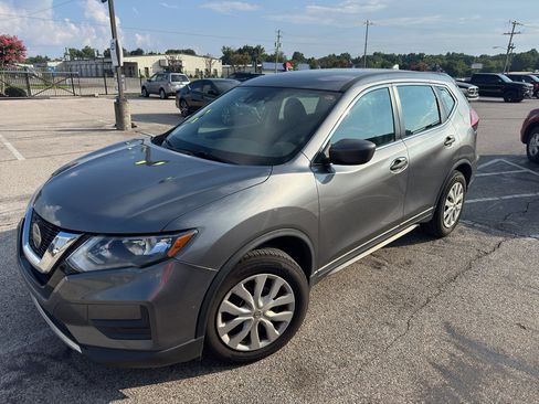 Used 2020 Nissan Rogue S FWD image 1