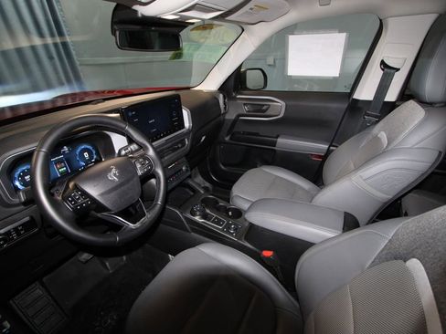 Used 2025 Ford Bronco Sport Badlands image 2