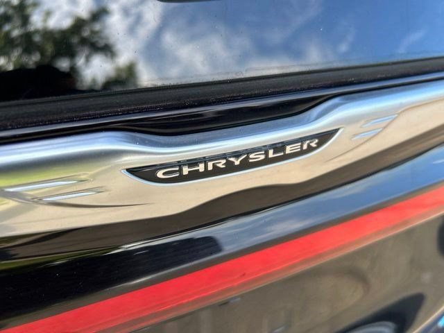 Used 2024 Chrysler Pacifica Limited FWD image 62