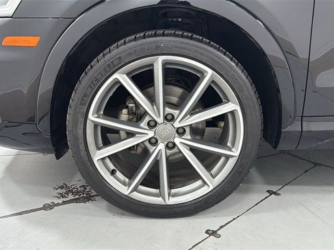 Used 2018 Audi Q3 2.0T Premium Plus w/ S Line Competition Package image 24