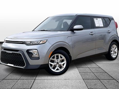 Certified 2022 Kia Soul LX w/ Technology Package image 1