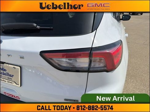 Used 2021 Ford Escape SEL image 8