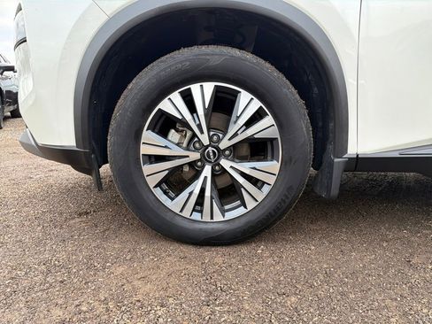 Used 2023 Nissan Rogue SV w/ SV Premium Package image 31