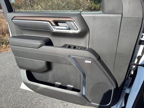 New 2026 Chevrolet Silverado 1500 LT Trail Boss w/ Safety Package image 9