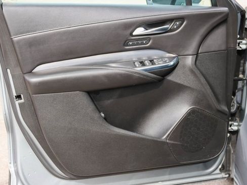 Used 2024 Cadillac XT4 Premium Luxury image 11