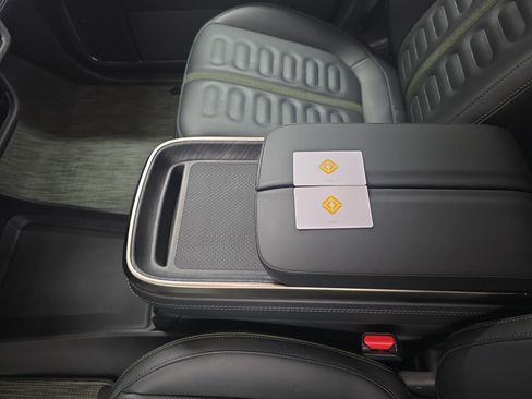 Used 2024 Rivian R1S Adventure Quad AWD/4WD image 31