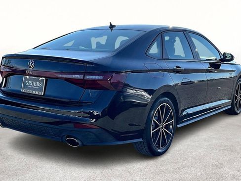 Used 2025 Volkswagen Jetta GLI Autobahn image 2
