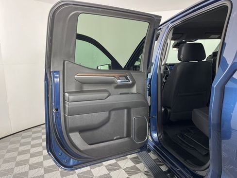 Used 2022 Chevrolet Silverado 1500 LT AWD/4WD image 37