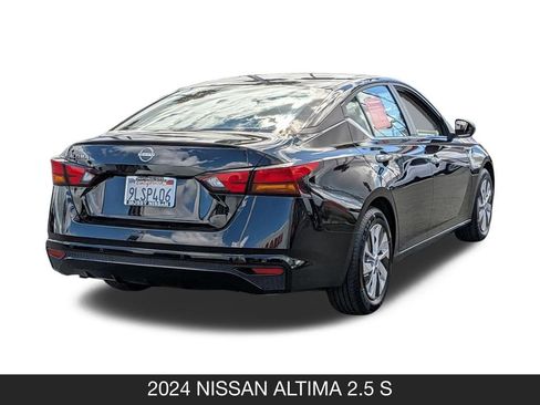 Used 2024 Nissan Altima 2.5 S FWD image 8