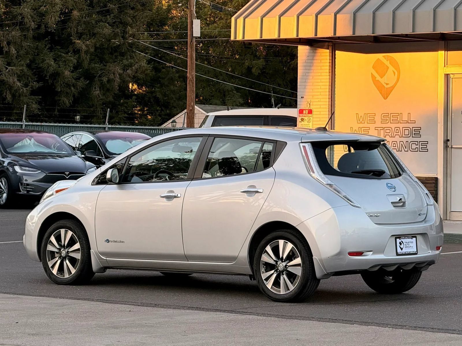 Used 2015 Nissan Leaf S w/ Charge Package FWD image 7