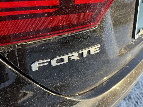 Used 2022 Kia Forte GT-Line w/ GT-Line Premium Package image 23