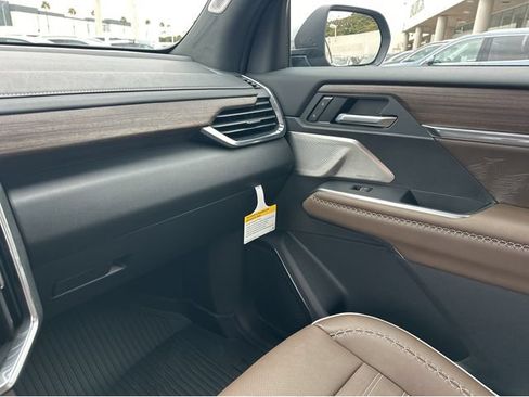 New 2026 GMC Acadia Denali Ultimate w/ LPO, Floor Liner Package AWD/4WD image 7