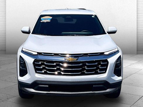Used 2026 Chevrolet Equinox LT FWD image 2