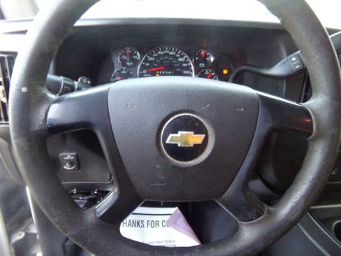 Used 2015 Chevrolet Express 2500 RWD image 29