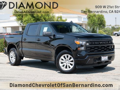 Used 2023 Chevrolet Silverado 1500 Custom image 1